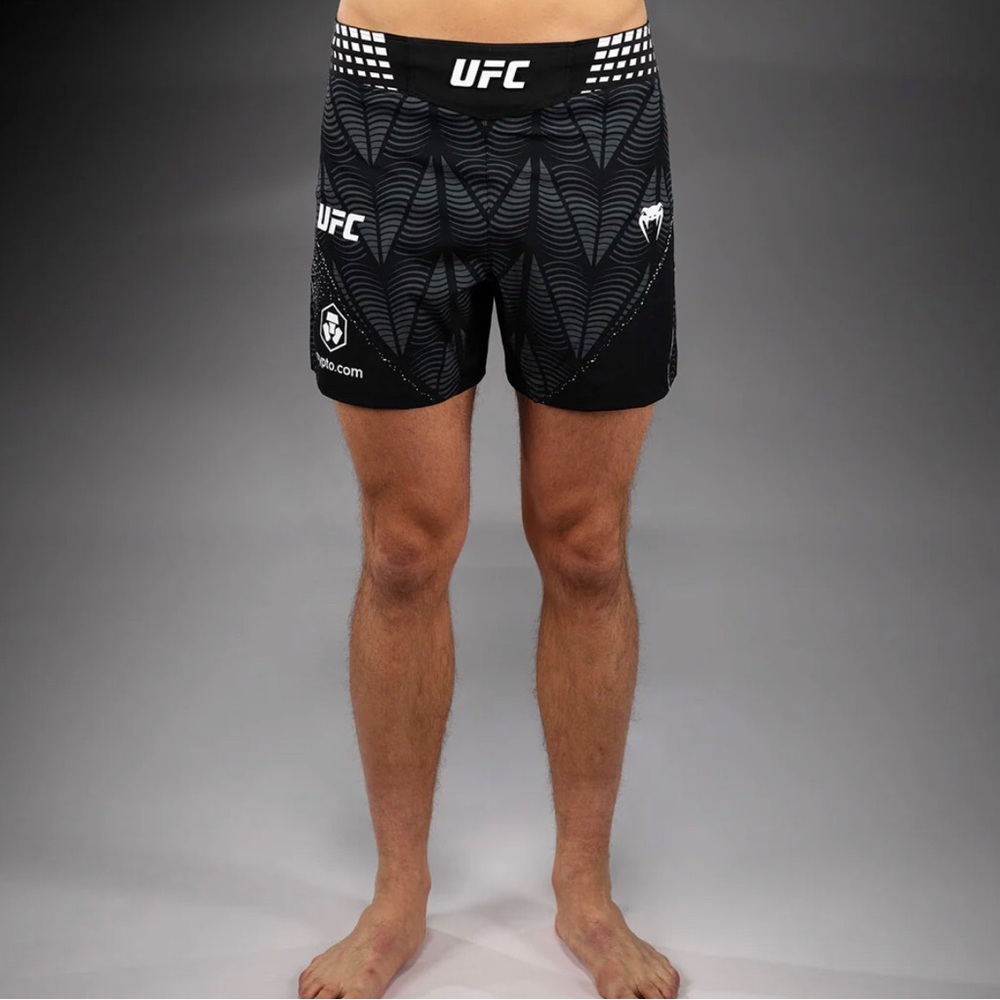 UFC Zenith by Venum Authentic Fight Night
Men's Black Short Size L